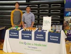 ESO students volunteering at the EIM-OC booth for the UIS Health Fair!