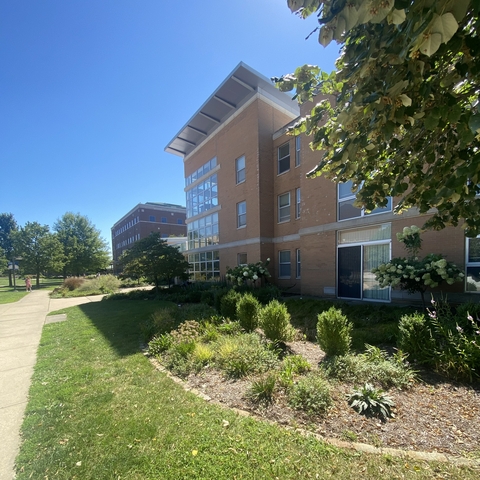 outside of Lincoln Residence Hall