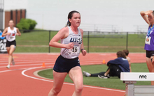 Emma Leahy racing outdoor track