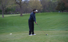 Sara Prieto golfing
