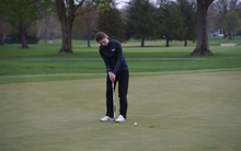 Lia Rody putting
