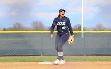 Olivia DeLuca playing second base