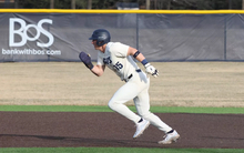 Ty Hollandsworth running to second base