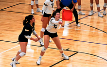 Makenna Cox playing volleyball