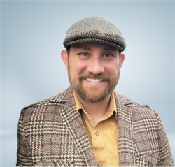 headshot of Luke Raymond