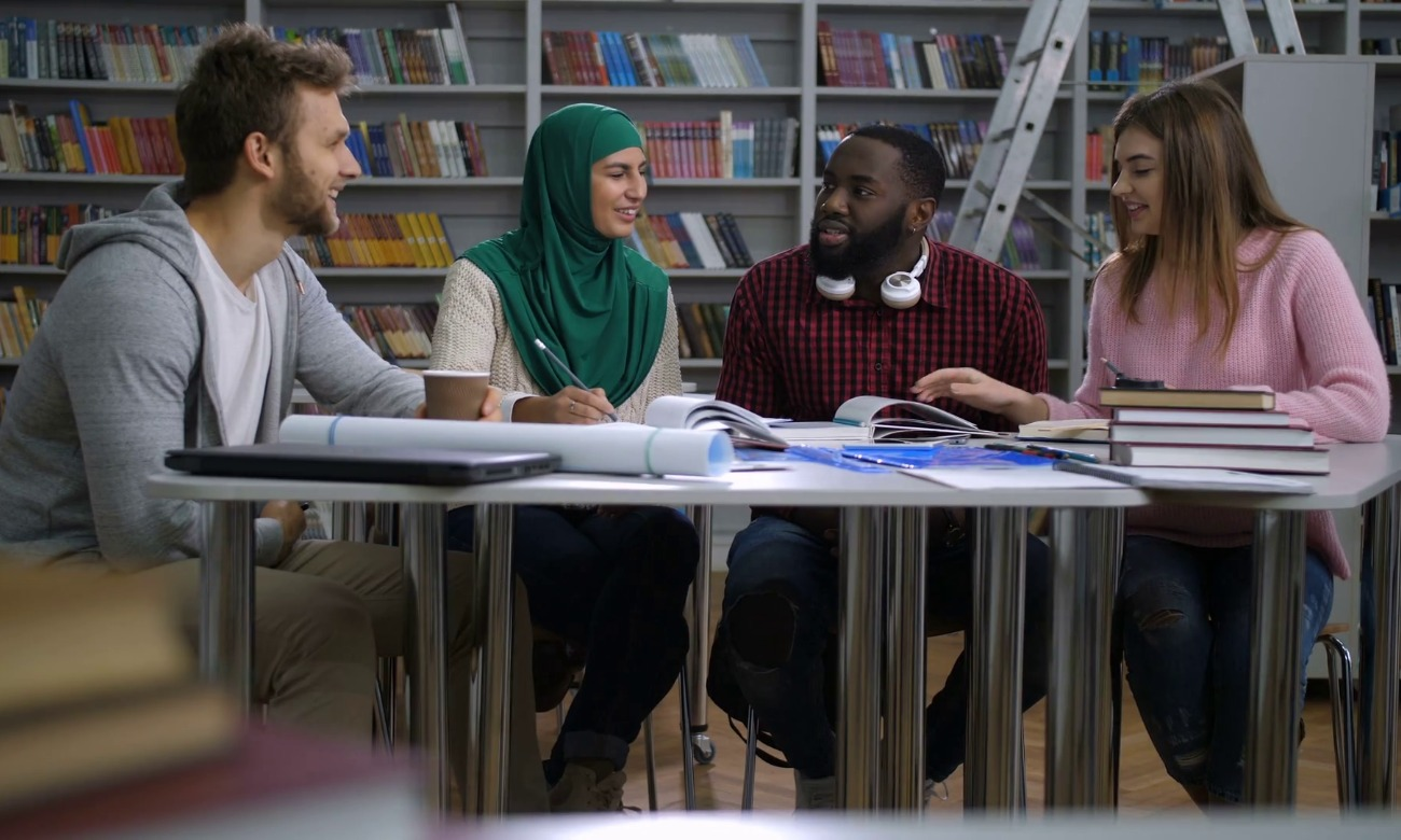 Baile Monarcas Study Tables