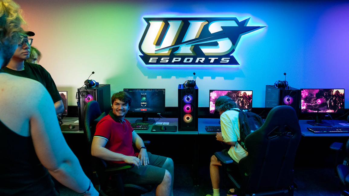 Two students in the UIS Esports Arena