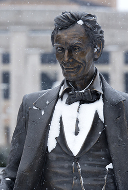 Lincoln Statue