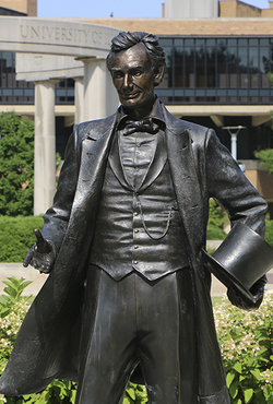 Lincoln Statue