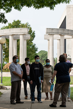 Students tour the UIS campus