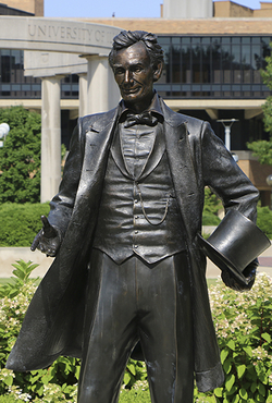 Lincoln Statue