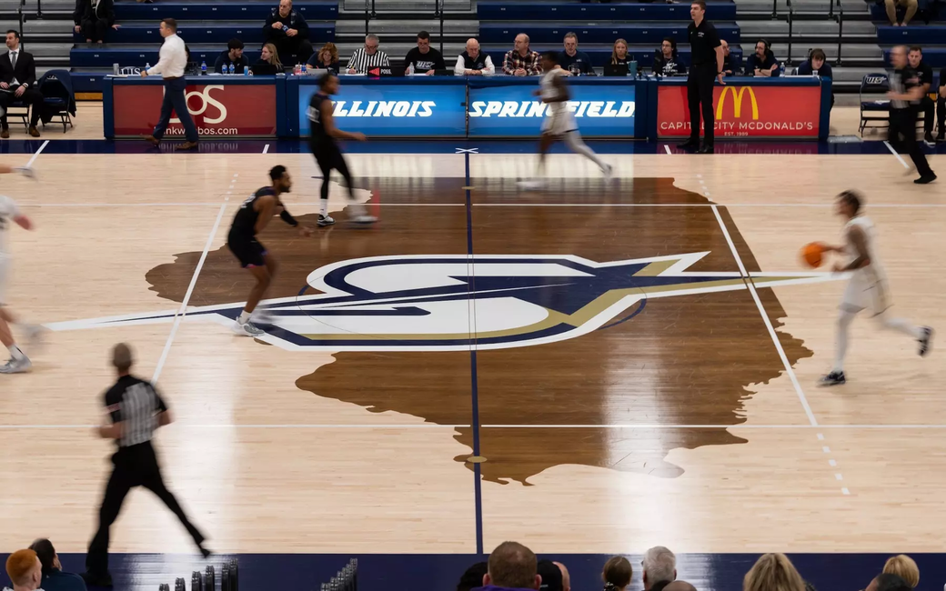 UIS men's basketball long exposure court shot