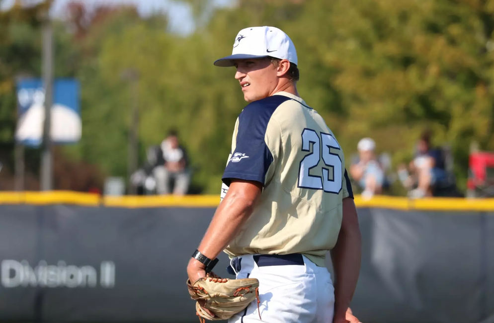 Adam Lindsey pitching