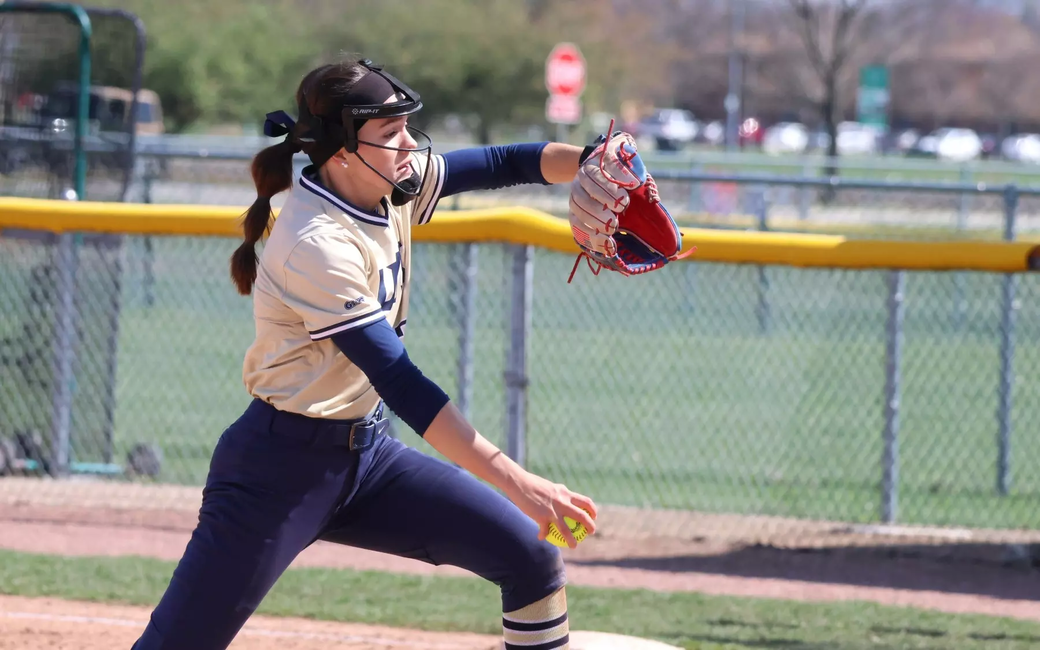 Rosie Bartletti pitching 