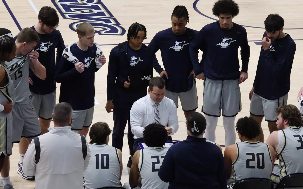 Men's Basketball bench