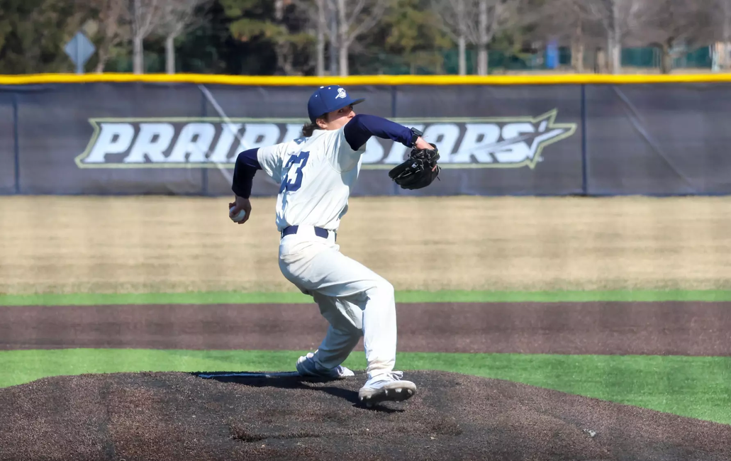 Kannon Walker pitching