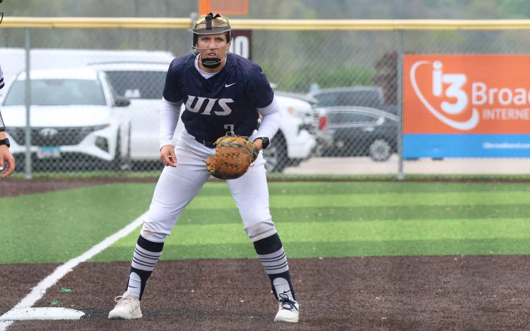 Ella Brinkley playing third base