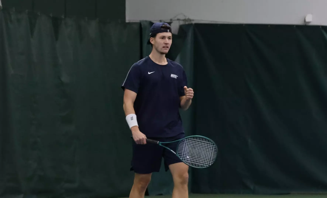 Lukas Pieringer playing tennis