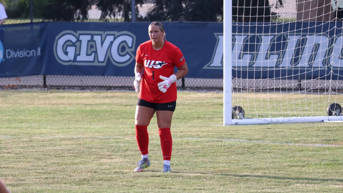 Gigi Yurevich in goal for the UIS Prairie Stars