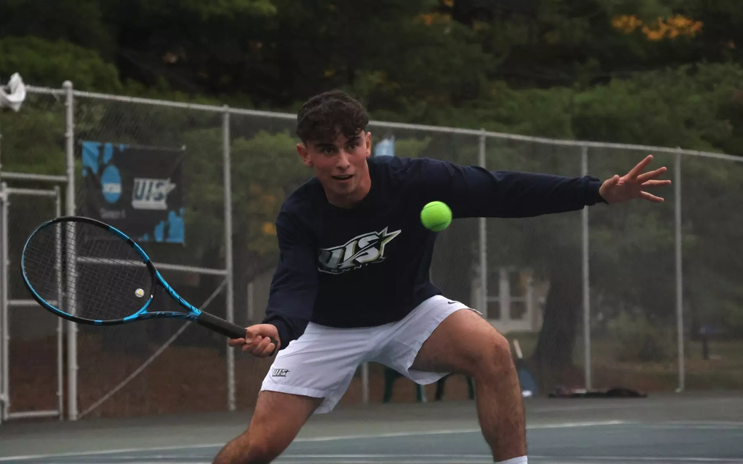 Pablo Herrera playing tennis