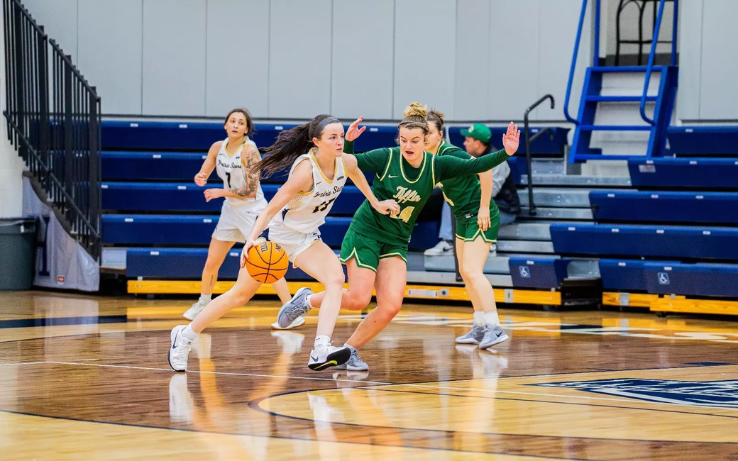 Molly Knight playing basketball