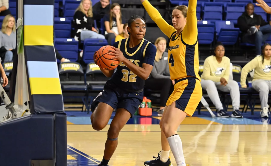 DD Mehundrew on offense