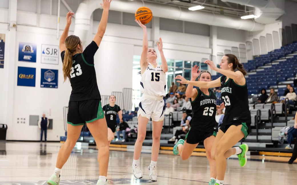 Molly Knight playing basketball