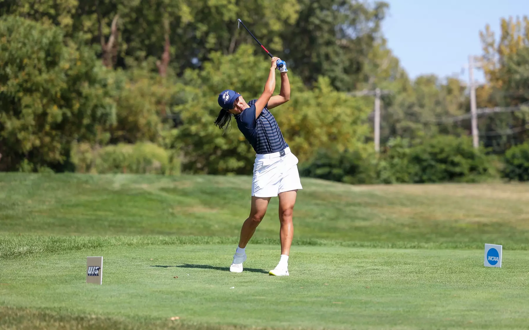 Yi-Ting Hsieh golfing