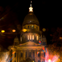 Illinois State Capitol at night