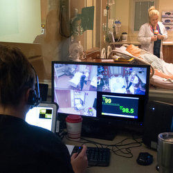 students in nursing simulation