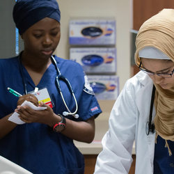 students in nursing simulation