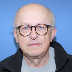 Dennis                                                       Rumme