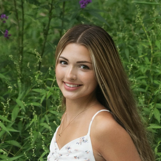 Sofia Dixon headshot