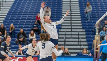Madeline Mendelblatt #1. Volleyball vs. Upper Iowa University Friday, November 7, 2025.