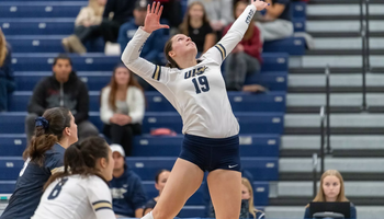 Makenna Cox #19. Volleyball vs. Upper Iowa University Friday, November 7, 2025.