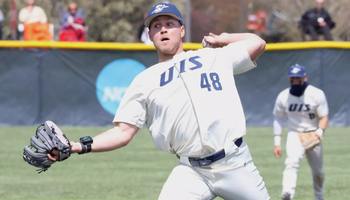 Quinn Hoftender pitching