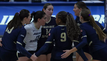 UIS Volleyball team huddle