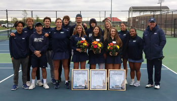 UIS tennis team photo with seniors after Senior Day recognition