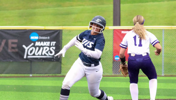 Olivia DeLuca going to third base