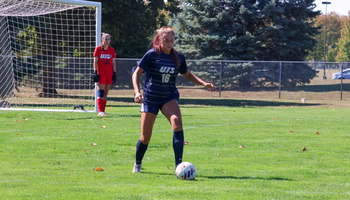 Julia Laufenberg playing soccer