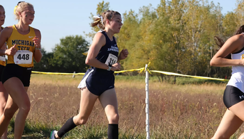 Allison Thompson running cross country