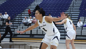 Kayla Rice playing defense