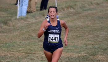 Mackenzie Billard running cross country for UIS
