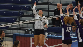Makenna Cox at the net