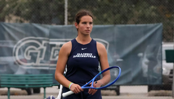 Ema Norma Bordean playing tennis