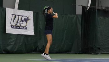 Cristina Mendoza Romero playing tennis