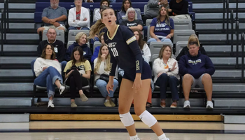 Alexis Schwartz playing volleyball