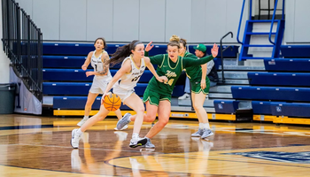 Molly Knight playing basketball