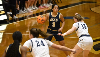 Kayla Rice on offense