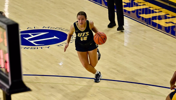 Makenna Yeager on offense
